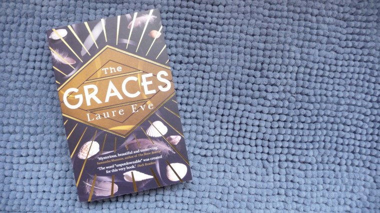 The Graces Recensie Laure Eve